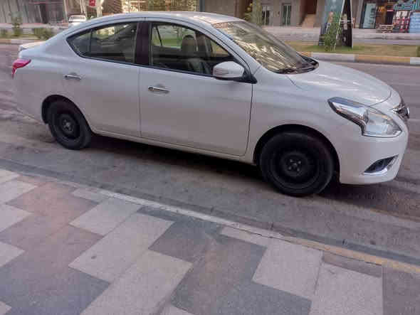 نيسان سني 23 مكفولة من الصبغ والبارد مغلفة كشنات وأرضية أربعة جام كهرباء قطعتين تبريد شاشة وكاميرا خلفية مكان السيارة بغداد حي الجهاد السعر 120 ورقة قفل ***********
