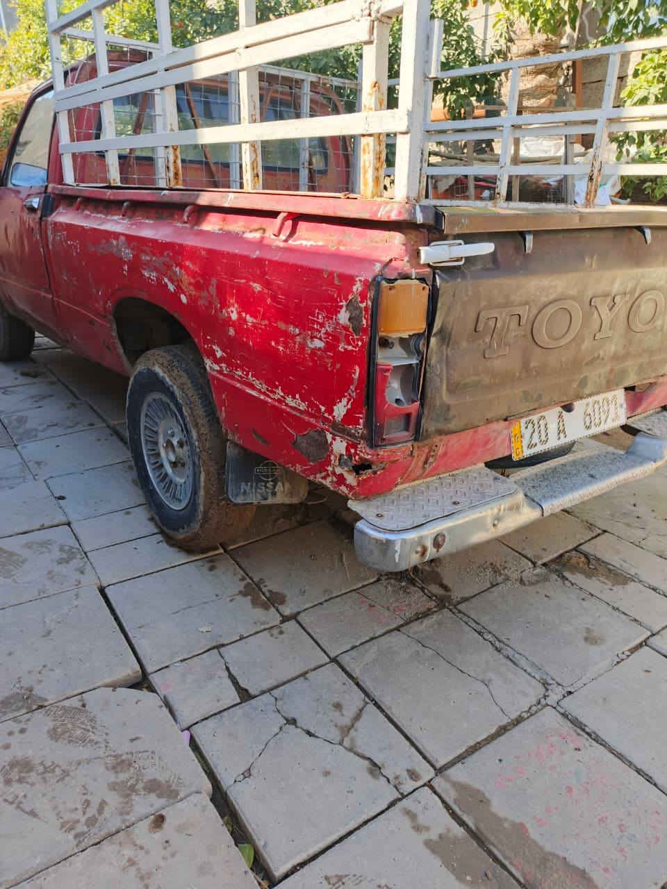 السلام عليكم 
تيوتا مديل 1982
محرك جديد كير اكسل شاصي مكفولات 
رقم ديالى مميز انكليزي مجدد لسنه 2031 شرط التحويل وسياره بسمي
السعر 25 وبيه مجال 
الاستفسار 
***********
