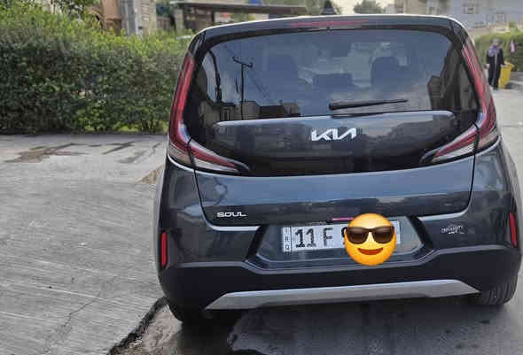 السلام عليكم

كيا صول موديل2025 LX
دخول جديد 
رقم بغداد الجديد (بأسمي الشخصي)
مواصفاتها معروفه
محرك 2000 دوش
ماشيه 4000 ميل /السياره بحالة زيرو
مانع تصادم
مانع انزلاق 
شاشه كبيره كار بلي
كامره دواره
اطفاء ذاتي
كروز سرعه
ايرباك دركه
حادثه بسيط دعاميه أماميه +نص البنيد مصلح نفسه
وبارد على كد اصبع بالباب السائق
دعاميه بلاديه  
صور الحادث مرفقه 
مكفوله من الشخوط والرصعات 
مكاني بغداد/ حي جميله 
(السعر 173ورقه)
***********متوفر واتس اب/محمد مندلاوي
