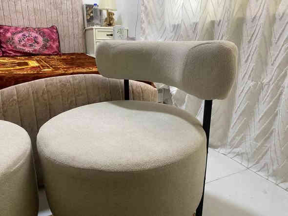 السلام عليكم ،
كراسي ديكور اشبه بالتخم يصيرن بغرفة النوم او غرفة الصاله ديكور حلو ، كراسي ثنين مستعملات فتره كلش قليله يعني بين قوسين جديدات كلش 
اريدهن ب 150 مكاني بغداد البياع قرب تقاطع الدرويش 
***********
متواجد خاص او على الرقم او واتساب بغداد
