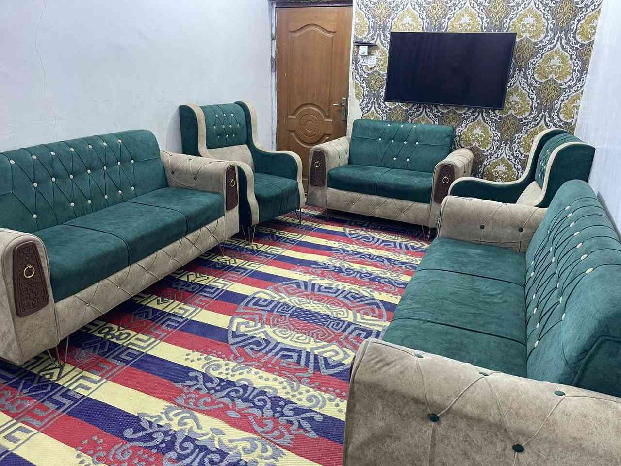 تخم 10 مقاعد تكمه بلوك اسود نضيف ستعمال قليل اخو الجديد ب275 وبي مجال 
*********** بغداد, العراق
