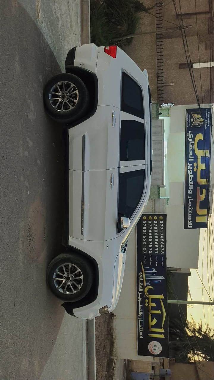 السلام عليكم جيب مويل 2013 خليجي السياره فول مواصفات جديده وكفاله عامه من الدعاميه لدعاميه بيها فقط كارت بلباب الوره العبري وبلجنطه فقططط ماشيه 150  سياره تضليل عام داخل بيجي كشنات تدفئه تبريد خزن ميموري ترايك وين ميعجبك مكينه حدايده بعدهن بلجيس السعر 195 بيها مجال بسيط مكاني بابل مركز المدينه 
للاسستفسار 
***********
