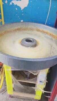 للبيع جديدة اخذتها ب200 مع الإعلان وطاسة شكر وعوادين  ب150 وبيها مجال ...