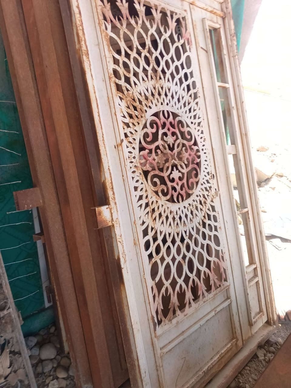 سلام عليكم 
ابواب عدد 6 ارتفاع 2.5وعرض 1.5جديد غير مستعمل وبسعر امناسب جدا جدا 
***********
