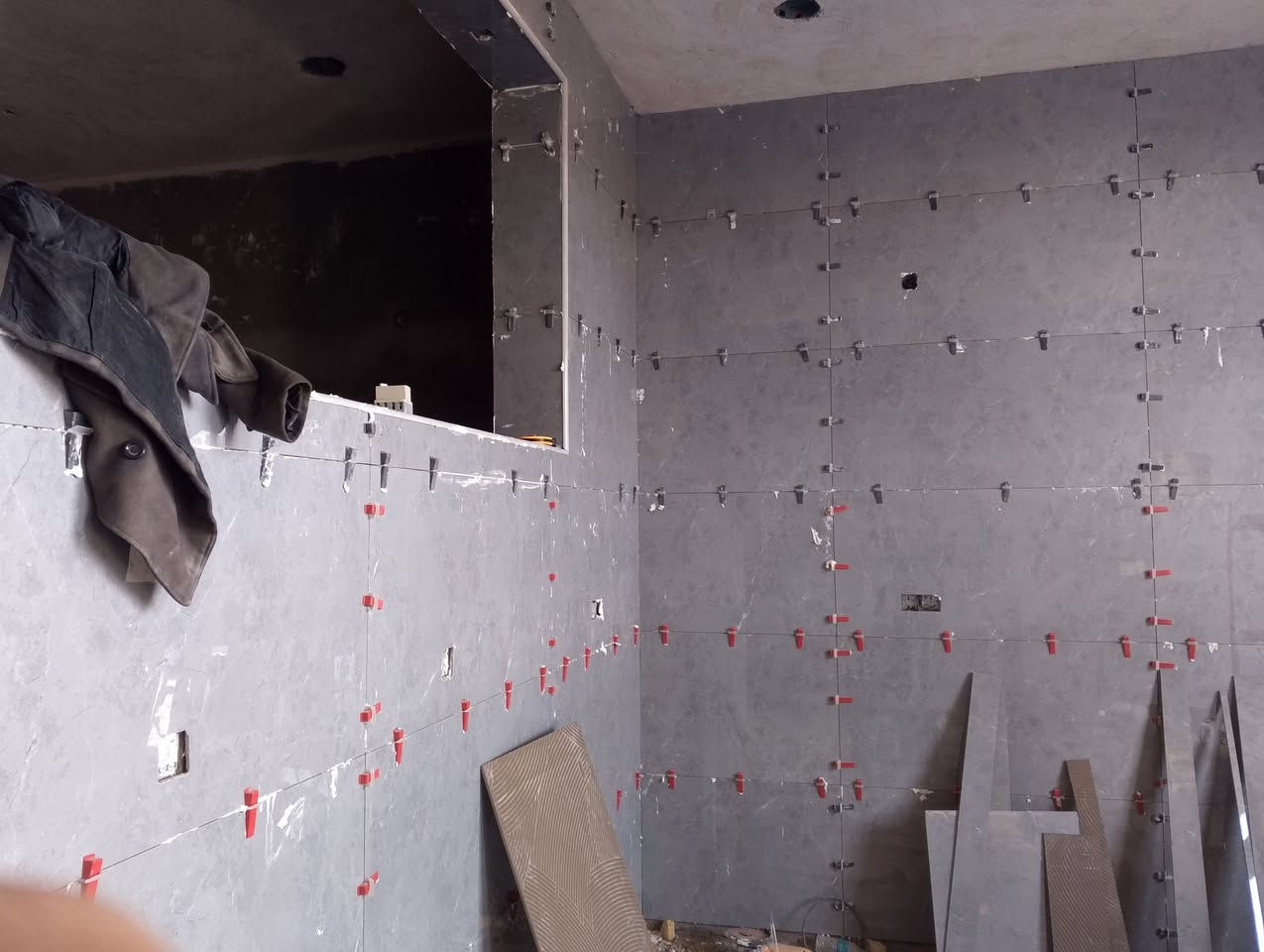 خلفه سراميك متفرق حاليا الرقم ***********
