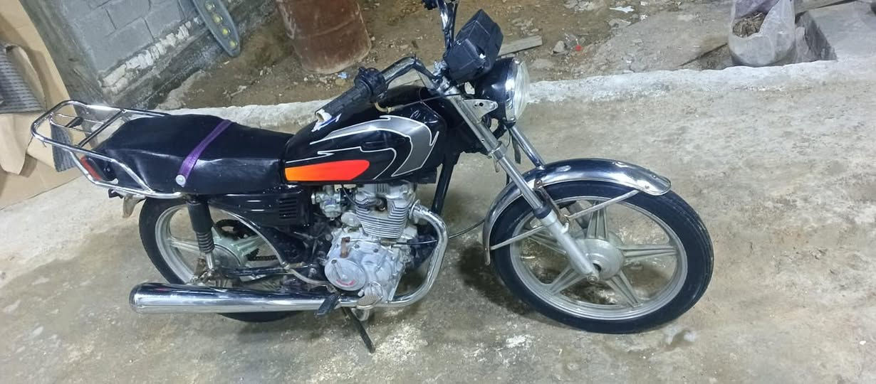 السلام عليكم شباب دراجه 5كيرً مكينه جمره موديل 2014 للبيع
*********** ما متواجد خاص
