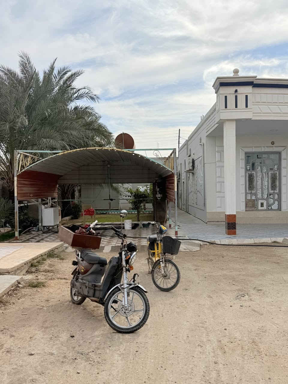 🟠دارين سنكيه  للبيع🟠  

📍موقع العقار : الرمادي زنكورة  بالقرب من مدرسة الجهاد

🟠الدار وجه على الشارع 6متر

🟠 موقع مميز 

🟠دارين واحد بناء قديم والثاني جديد

🟠 قريبات من مدارس واسواق

🟠 متوفر فيها كافة الخدمات ماء وكهرباء

🟠 السعر والاستفسار على الخاص

🟠🔶نستقبل كافة العروض العقارية🔶🟠

محتويات الدار الاول

استقبال / هول / صاله كبيره /2غرف نوم / مطبخ و مجمع صحيات داخلي وخارجي

محتويات الدار الثاني 

استقبال / صاله / غرفتين نوم / مطبخ ومجمع صحيات
______________________________
 
✅للأستفسار الاتصال على الارقام التالية :

📞*********** 
📞***********

موقعنا على الخريطة 

‏https://maps.app.goo.gl/uaqG7ir7EbX2DQkBA

أو زيارة مكتبنا الكائن الرمادي_ زنكورة _ المفرق  /مقابل جامع هادي البشير (البمرعي)

#مكتب_عقارات_زنكورة 🕹️
#عقارات
#ناحية_اليرموك
