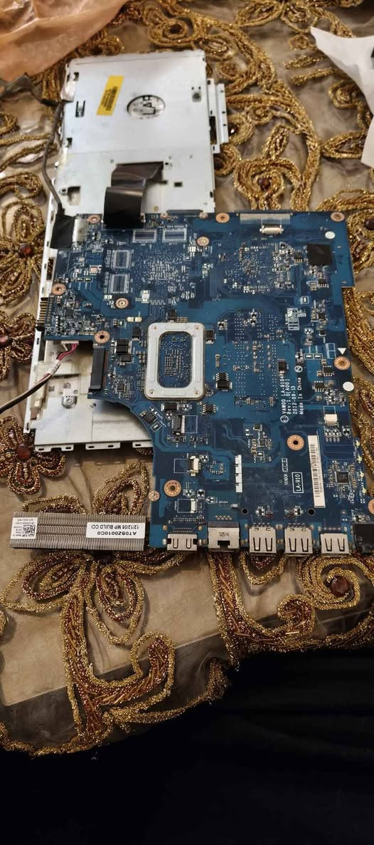 قطع غيارDell Latitude 3540.للبيع تتكون من لوحة الام وكيبورت ومعالج و مروحة و سماعه و قطع غيار كم الصور سعرهم ١٠٠ كله وبي مجال بغداد, العراق


**إذا كنت صاحب هذا الإعلان وتريد حذفه لأي سبب، رجاءا أرسل رسالة إلى الدعم الفني**