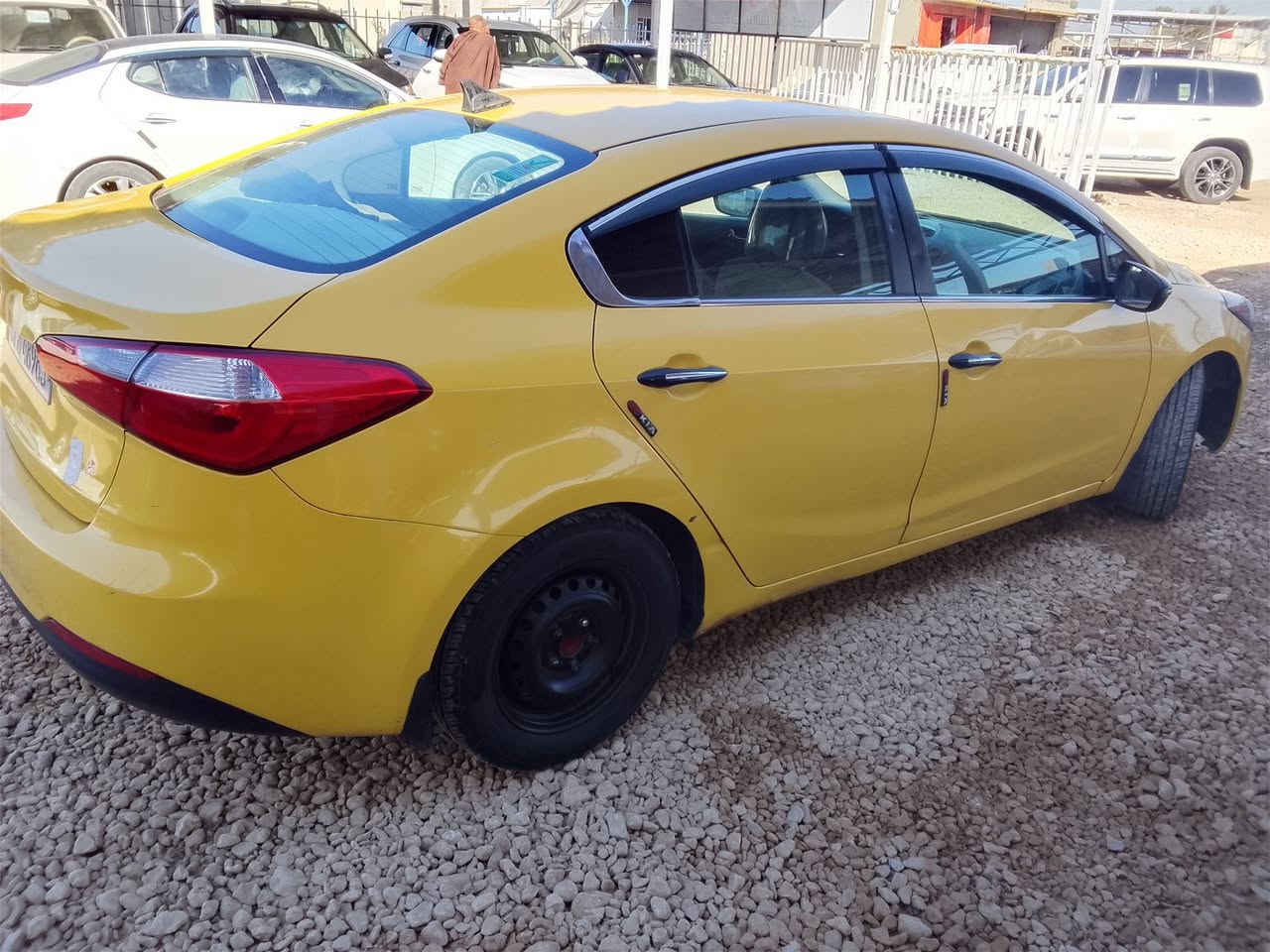 كيا فورتي موديل 2014 سيارة نظيفة كلش حلوه محرك 1800 ليبل واحد السيارة بيهة بلداير مال جاملغ الخلفي جهة السايق بلداير محرك كير حدادية تبريد تخم تاير رقم جديد هيئة مصفرة سعر 105 تلفون ***********/*********** ابو حسين
