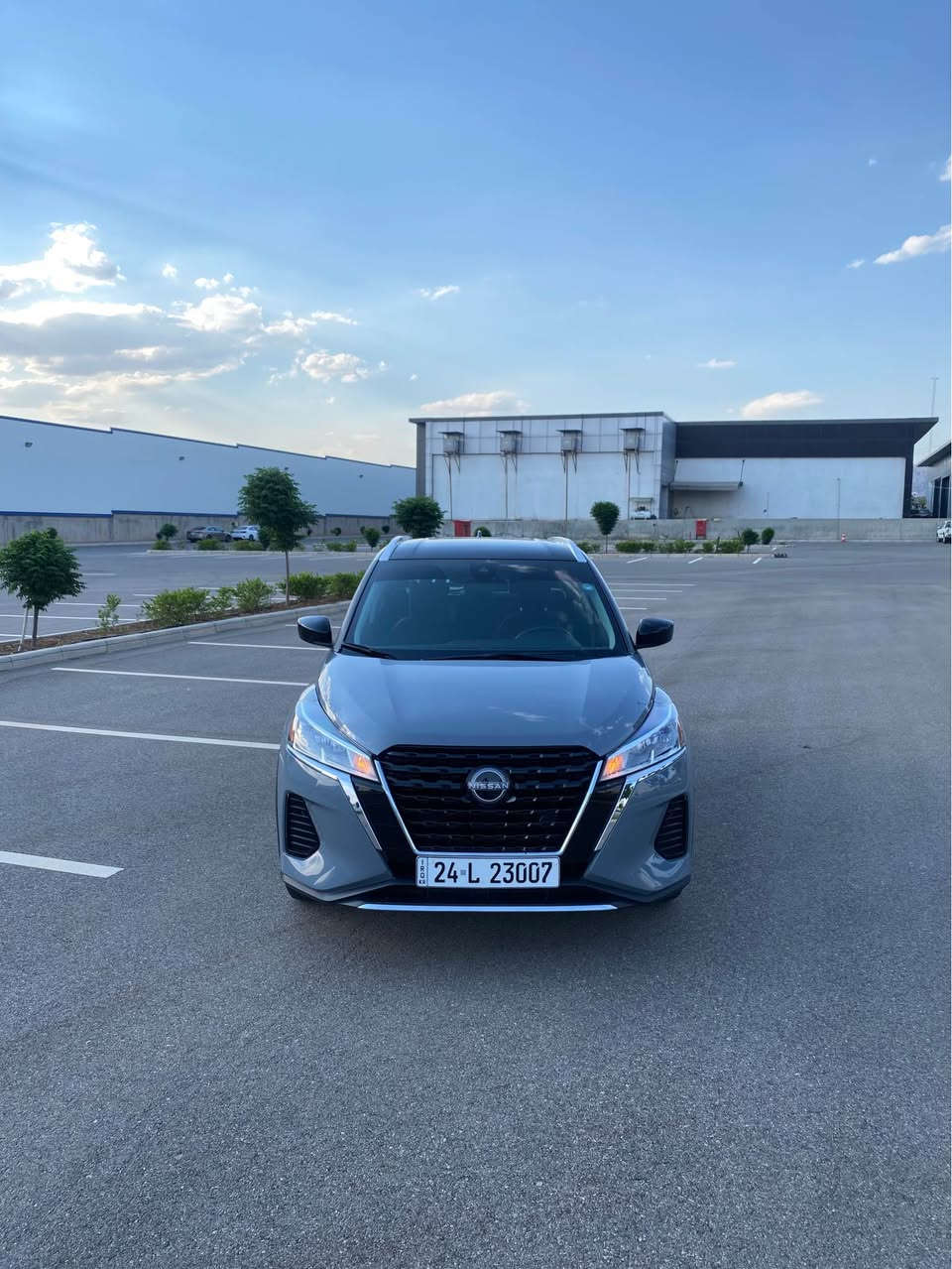 Nissan Kicks 2023 SV 
السيارة ب سعر مناسب 
مواصفات SV سمنتي و سقف و دگمة اسود 
ماشية ٣٤ الف كيلو متر 
ضررها فقط باب تبديل شريكة و كارد بالجملغ 
سعرها ١٣٨$ ورقة و بيها مجال 
للمزيد من المعلومات اتصل على هذا الرقم 
كورك-واتساب 
(***********) سميل, دهوك
