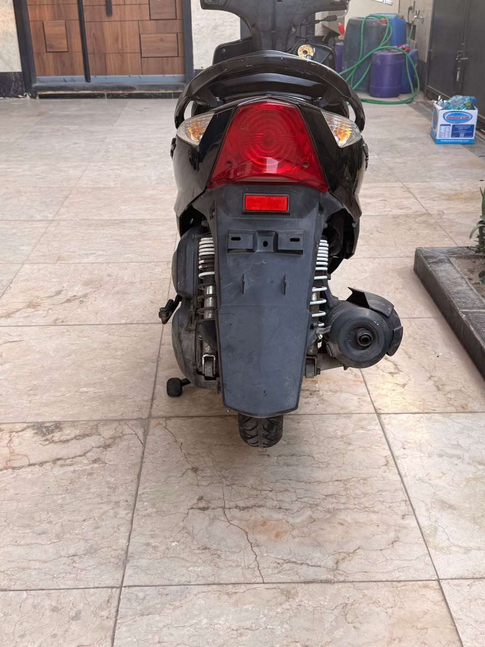 ماكس ثعلب دراجة جديدة وكل نقص مابيها 
شلعة ومعدل كهربائيات كلها شغاله 
600 الف وبيها مجال بسيط 
بغداد الكاظمية 
*********** بغداد, العراق
