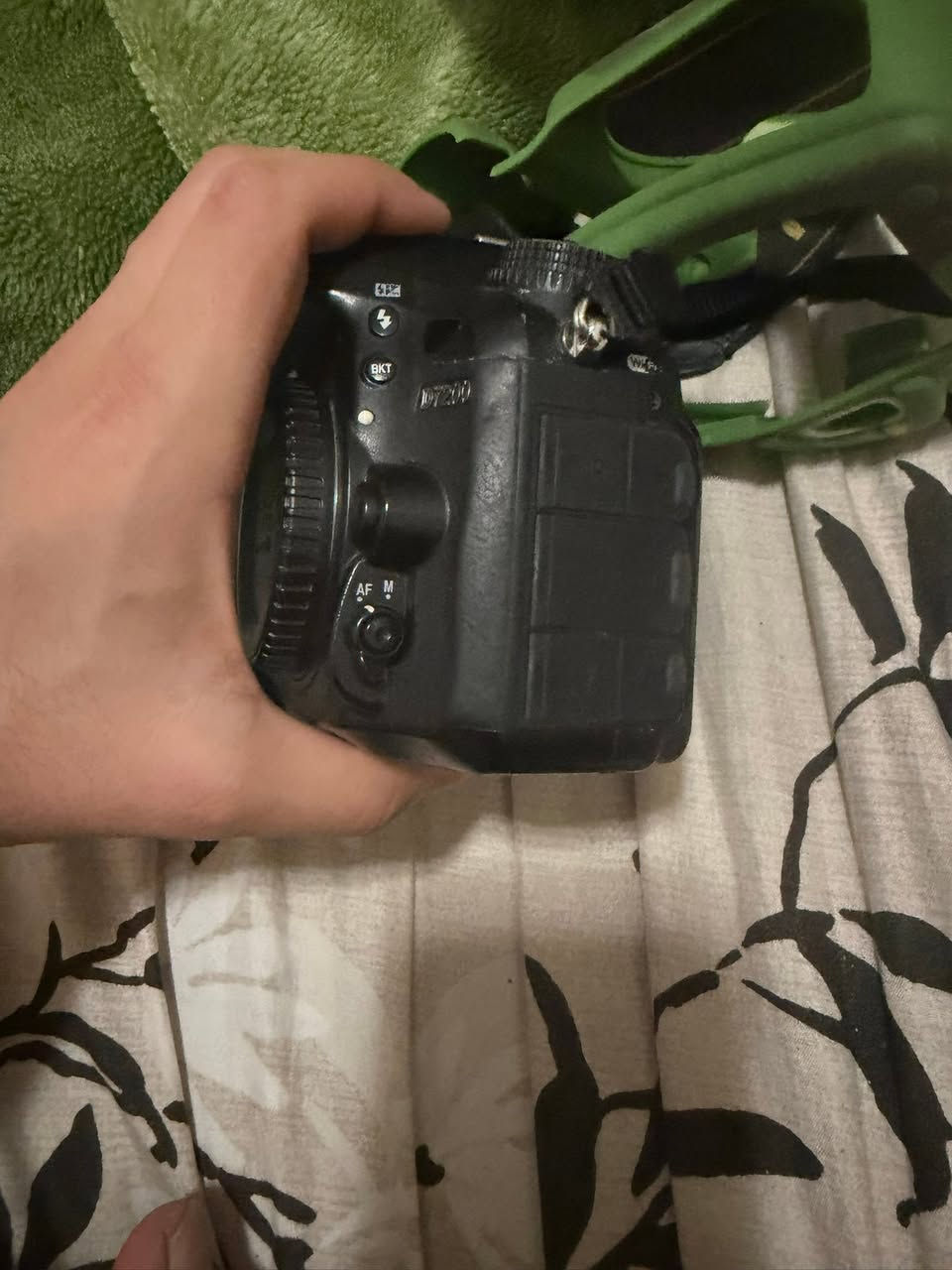 نيكون d7200 للبيع مستعجل  مكاني بغداد الكريعات
***********
