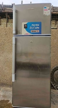 ثلاجة • جديدة • محتاجه تصليح