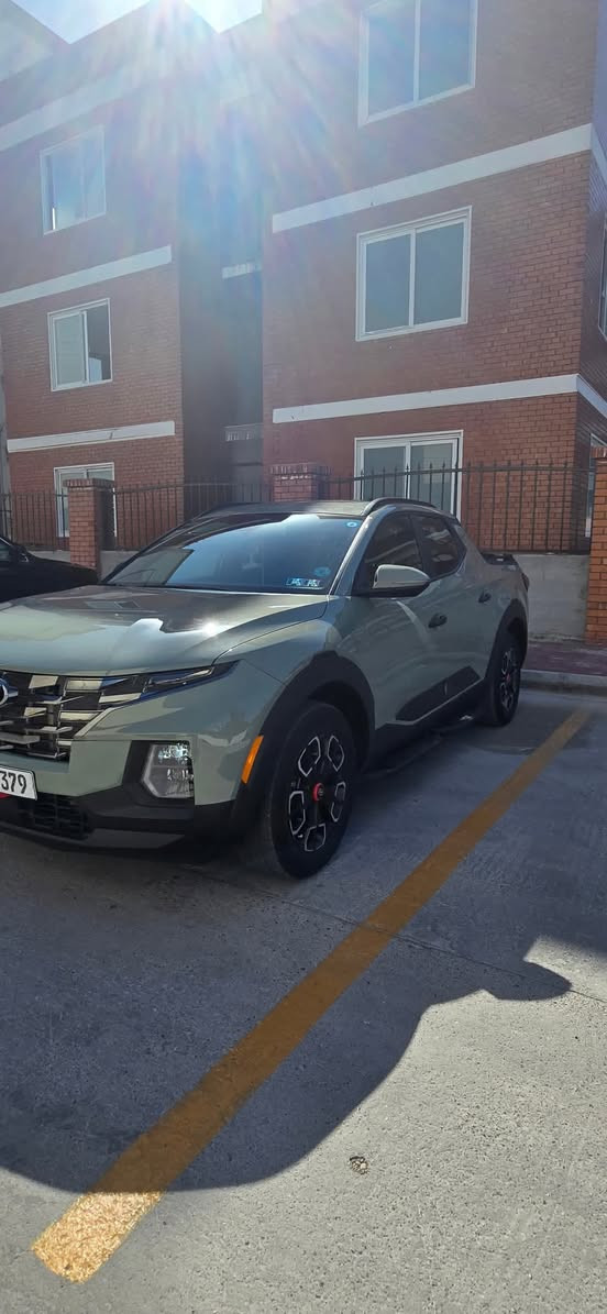 للبيع هيونداي_سانتاكروز  2024 (مواصفات XRT )
وارد امريكي ، رقم بغداد شبه مميز
فول فول موصفات 

سعة المحرك : 2.5 TURBO 
عدد الاسطوانات : 4
القوة الحصانية : 281 حصان نظام الدفع : كلي HTRAC
ناقل الحركة : اوتوماتيك 8 سرعات 

حادث السياره : صبغ بنيد فقط ، وبارد قليل جاملغ خلفي 
حاله الايرباك : فقط الاستيرن
المسافه المقطوعه : 33 الف كيلو 

#مواصفات
بصمة تشغيل عن بعد 
فتحة سقف
رادارات / رادار امامي /رادار جانبي /رادار خلفي
قيادة ذاتية
توقف ذاتي 
كشنات تدفه ‏
كشنات جلد                                              
كشنات كهرباء 
مري هيتر / رادار / كاميرا
دفع رباعي  نضام جبلي وثلجي وترابي اوتوهولد . 
ويل كروم 20 
صندوك كهرباء 
مسجل ناطق سستم سماعات BOSE
اواكس وبلوتوث و USB يعمل
مApple CarPlay / Android Auto
دخول ذكي نظام 
حاجب ليد
 / 3 مكان خزن
نقطه عمياء
مراة تعتيم
اشاراة بالمراياة الجانبيه                                   
فول تحكم ستيرن                                    
كير أوتو + عادي + شفتات ستيرن
اوتو بريك +بريك بصمة
لايتات 4 عدسات زينون
شاشة كبيره
داخل جلد 
نضام قيادة + سبورت + نورمل + سمارت
مثبت سرعة
تحديد مسار 
رادار الخطوط البيضاء 
شحن اللاسلكي
‏شاشة إلكترونية
الخريطة
‏AUTO HOLD
مصابيح خلفية LED
مصابيح ضباب LED 

مكان السياره ، بغداد ، حي العدل ، او شارع فلسطين 
للتواصل 

***********
