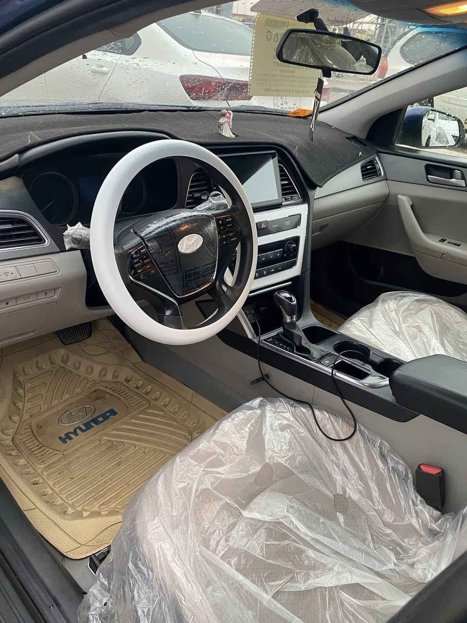 سلام عليكم
للبيع سوناتا 2017 
حادثها بلمنشور السياره ماشيه 80mi
كير ومكينه بلاد مكفولات 
الرقم انكليزي اربيل 
العنوان البصره بلقبله
السعر128 وبيه مجال 
للاستسفسار ع رقم الهاتف :***********
