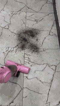 🧹 مكنسة كهربائية 2 بـ1 ماركة Embleme – متوفرة بلونين (وردي و بنفسجي)
مو بس مكنسة… مشروع نظافة متنقل! 😎

شنو تسوي؟ – تنظّف الأرضيات بكل سهولة
– تتحول فورًا لمكنسة محمولة للسيارة، الكنبات، الفرش والزوايا الصعبة

مميزاتها الي تخليها اختيار ذكي: ✔ تتحول بين وضع الوقوف ووضع المحمول بسهولة
✔ خزان شفاف تقريبًا 0.8 لتر + فلتر ينغسل
✔ ويّاه 9 ملحقات تنظيف توصل لأصعب مكان
✔ رأس أرضي بعجلات كبار، تنزلق بكل سلاسة
✔ سلك 6 متر + مكان لتعليقه بدون فوضى
✔ فلتر إضافي احتياطي
✔ زر تشغيل/إطفاء بسيط
✔ قوة شفط 600 واط
✔ ضمان سنة كاملة

الأبعاد: – العرض: 11 سم
– الطول بدون العصا: 44 سم
– الطول ويّا العصا: 1 متر

.

💸 السعر: 50,000 دينار فقط
📦 والتوصيل شامل لباب البيت

📞 للطلب واتساب فقط:
***********

او راسل الصفحة
