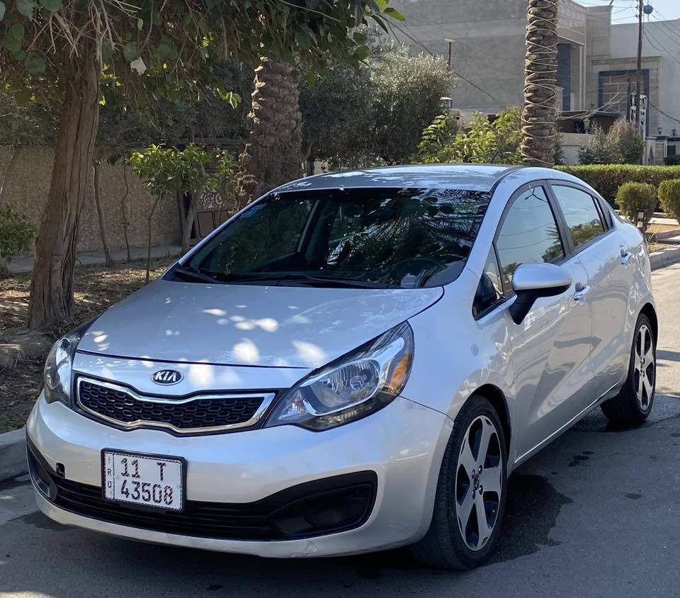 السلام عليكم للبيع كيا ريو 2016 وارد امريكي بيها ٣ قطع صبغ وبيها بارد ب مكانات زغار مواصفات ( ويل اصلي حجم ١٧- نضام ايكو - مانع انزلاق - ٤ دسك - بلوتوث + تحكمات ستيرن جهتين مع كروس سرعة - محرك 1.6 ) وياقي الموصفات المعروفة 
محرك وكير ممفتوحات صدر وتخم تاير وتبريد كلة جاهز بدون اي نقص 

رقم بغداد ب اسمي شنوية وارقام وهزة كلهن جدد 

السعر 88 ورقة وبيها مجال 
للاتصال ***********
