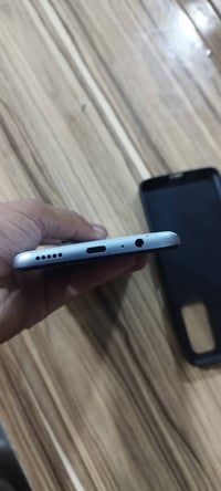 هونر X7a • ١٢٨ • لزقة الشركة
