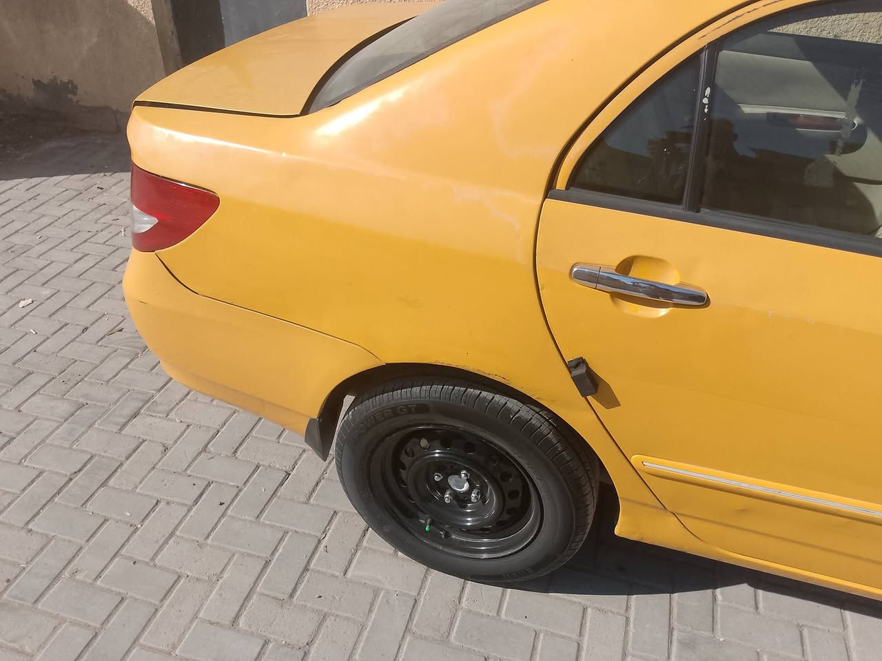 ببويدي اف ثري كير عادي بسمي مصفره هيا وغرمه تحويل ثاني يوم كير مكينه تبريد كفاله  بيها ربع الباب لاوره سيق صبغ فقط والباقي مكفولا بلاديه تخم تاير تخم ويل كورلا موديل 11سعر 48سياره ***********
