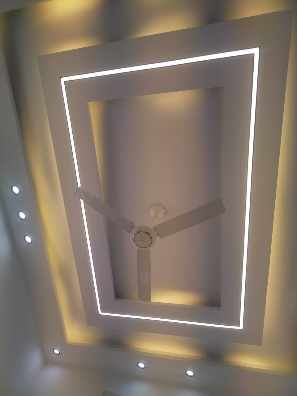 محتاج شغل داخل النجف....
نسعى دائماً ان نكون متميزين. رؤيه للديكور  الحديث 
 كافة اعمال الجبس بورد والديكورات الحديثه وأصباغ
الجدران والحديد و واجهات المنازل كافة   
  عمل ديكور الواجهات الفوم التركي وعمل المرايا هندسيه            
أسعار مناسبة ودقة في العمل وجوده في المواد 
 للاستفسار اكثر مراسله الصفحة او  الاتصال 
واتساب 📞☎️*********** او ***********
العنوان /النجف الاشرف وهذه شغلي وصباغ درجه اولى
