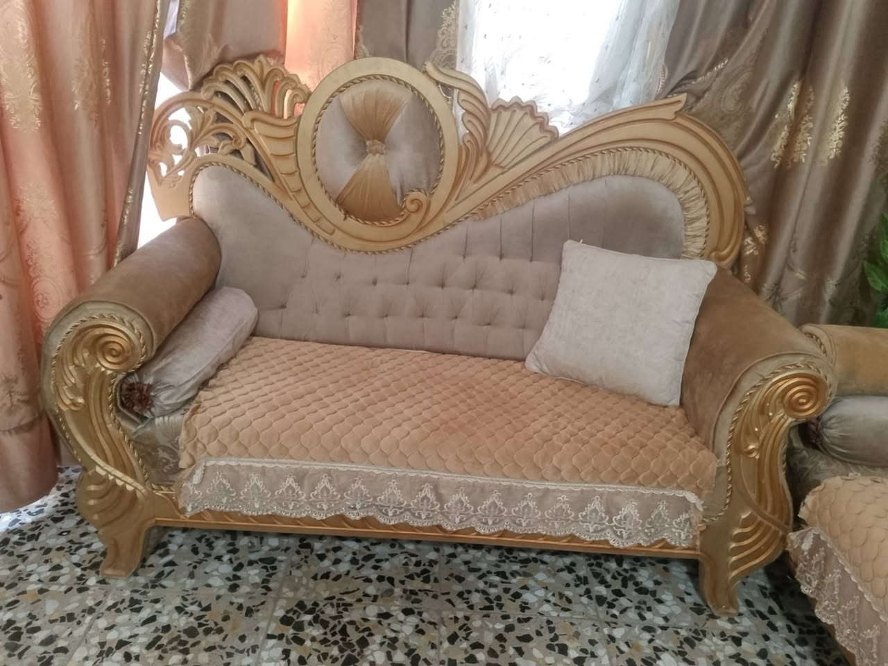 السلام عليكم عندي تخم ملكي للبيع 10مقاعد نظافته 90بل 100 اريده با 300 وبي مجال العنوان الكاظميه الطي


**إذا كنت صاحب هذا الإعلان وتريد حذفه لأي سبب، رجاءا أرسل رسالة إلى الدعم الفني**