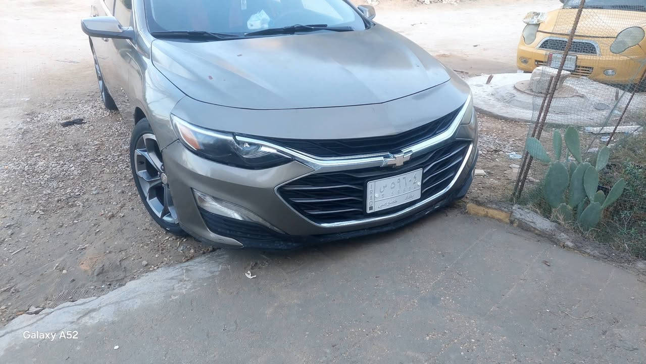 السلام عليكم للبيع ماليبو موديل ٢٠٢٠ رقم بغداد معوقين راعيها ولد شاب من بغداد وكاله ثاني يوم تقريبآ بعد سنه وتصير حره كير ومحرك وحداديه وتبريد كله كفاله حادث جاملغ أمامي جهه السايق وبنيد السعر ١٢٠ وبيها مجال للتواصل ***********موجوده بكربلاء
