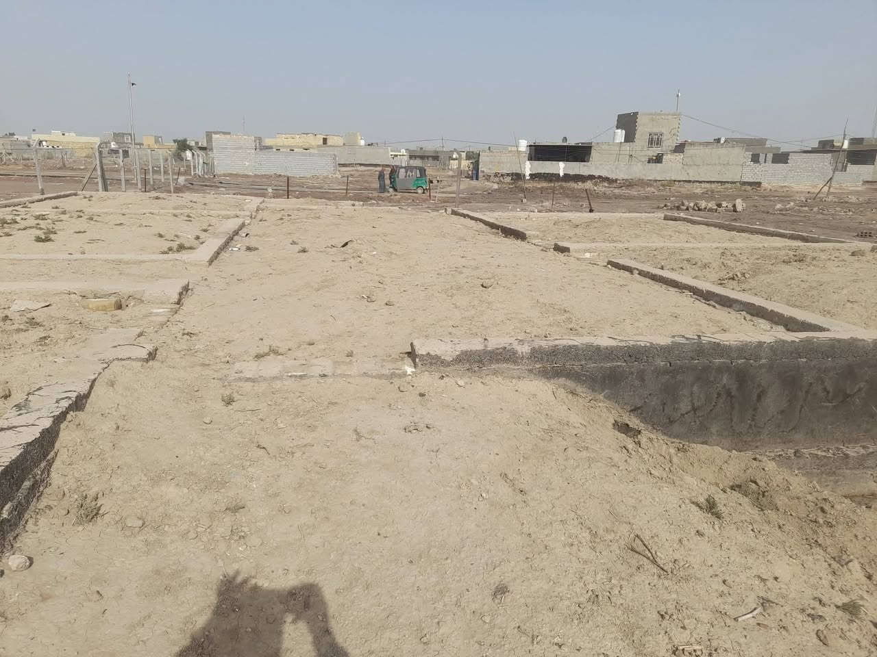 بتلو للبيع مساحة ٥٠٠ م طابو زراعي 
واجهة ١٥ م 
شارع ٧م 
٣ غرف نوم صالة استقبال مطبخ حار بارد  صحيات 
الموقع المعارة خلف الصورة 
للاستفسار أكثر الاتصال على ألارقام التالية *********** وامرسلة الصفحه خاص
***********
