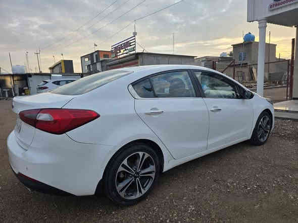 سيراتو خليجي موديل 2014 مكينة 1600دوش كفالة وبيها فقط رصعات صغيره مبينه بالصور    تخم تاير جديد ويل كب بلادي
اشارة بالمري + شفط
 تحكم امراية 
رادار امامي خلفي 
فول تحكم استيرن + شفتات سرعه بالستيرن
صدر سياره جديد 
محرك وكير خير من الله 
السياره كامله 
السياره رقم سليمانيه 
مكان السياره بغداد 
السعر 123
***********
