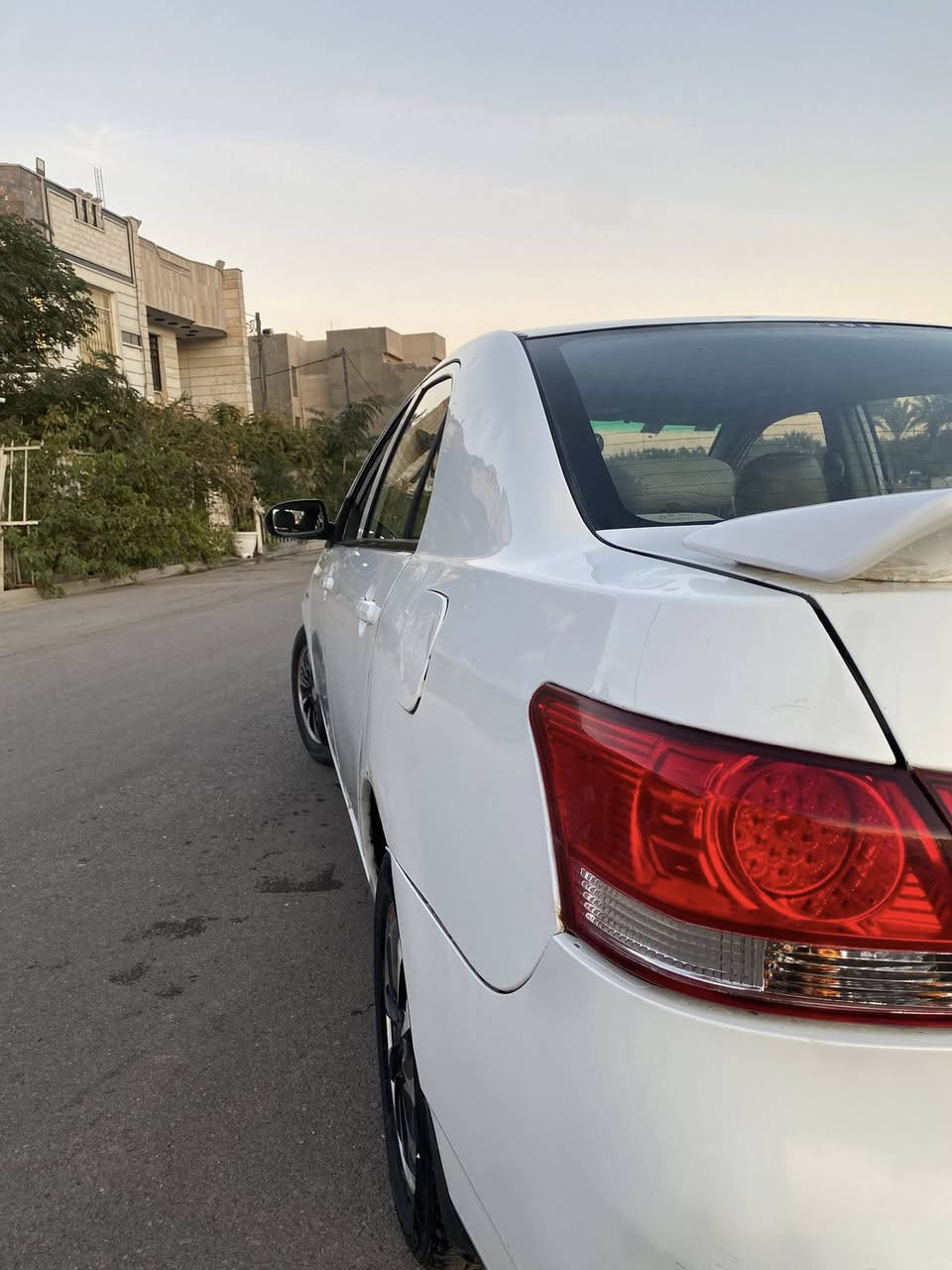 سلام عليكم بيوايدي لبيع G3 مديل 2013 رقم بغداد نكليزي هزة جديدة  ما بيهه لا ضربه ولا صبغ بلاديه على وضعيه الشركه  سياره كامله من كلشي گير مكينه حداديه جديده مواصفات السياره معروفه كشنات جلد شاشه كأمره والسياره احلى من صور  سنويه باسمي مشروع وطني مكان السياره بغداد سعره 59وبيهه مجال للاستفسار الاتصال على رقم ***********
