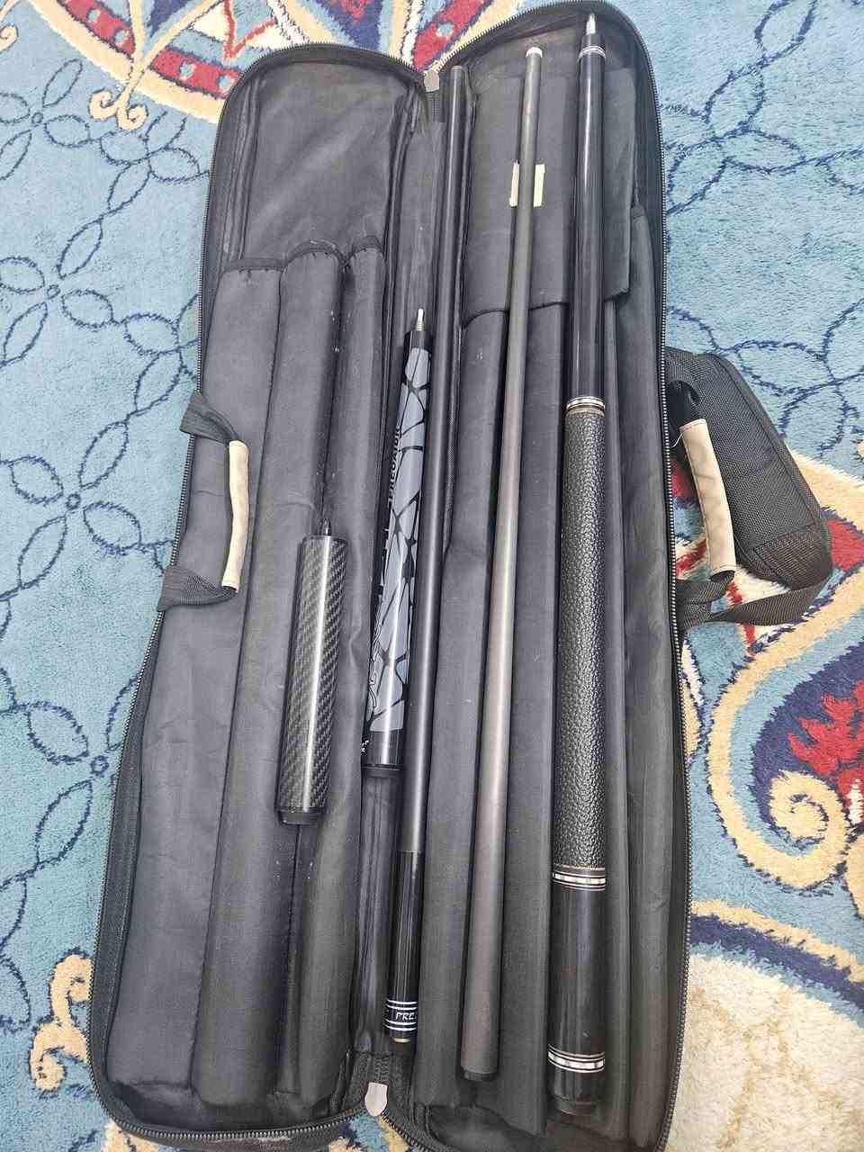 سلام عليكم
عدة كاملة
كيوب يفن كاربون فايبر اصلي وزن ٢١ 
عليه تب كاموي زجاج 
اكستينشن 
كيوب جمب 
جنطة 
كلهن ب 250 
***********
مكاني بغداد
