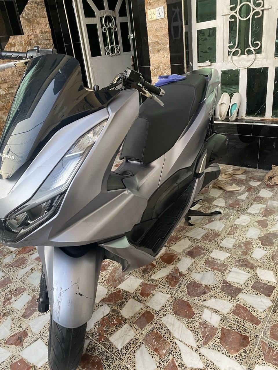 السلام عليكم 
دراجه pcx للبيع
موديل 2023 الجيل الرابع 
السعر 18 وبيها مجال بسيط ***********
واتساب + اتصال
