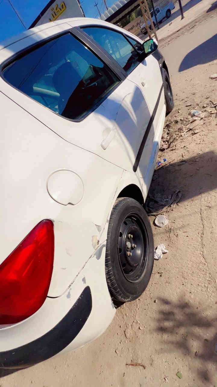 سلام عليكم للبيع بيجو 307 موديل 2006 مصبوغه  حزام بدون حادث سنويه ساقطه رقم الماني تبريدشغال ثلج الفان عاطل سياره مو بسمي راعيهه موجود تحويل اشوكت متريد ايحول اروح وياك للمرور اني العنوان بغداد الدوره البعيثه سعر 35 ورقه رقم ***********
