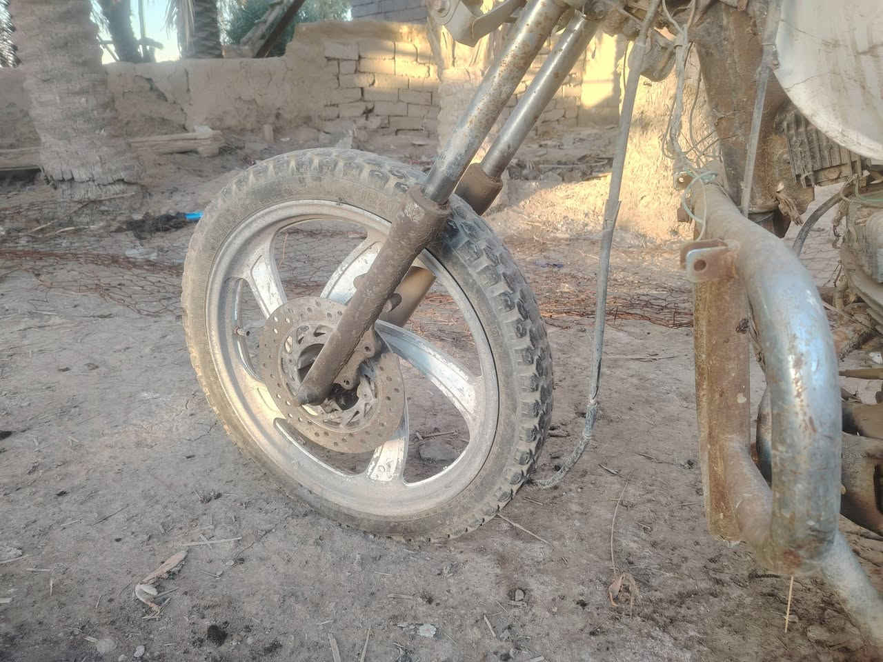 من رخصت لادمن دراجه تايموته 2012اوراق اصوليه متروكه صارله سنتين محرك يشتغل سعر 150من لاخير ***********
