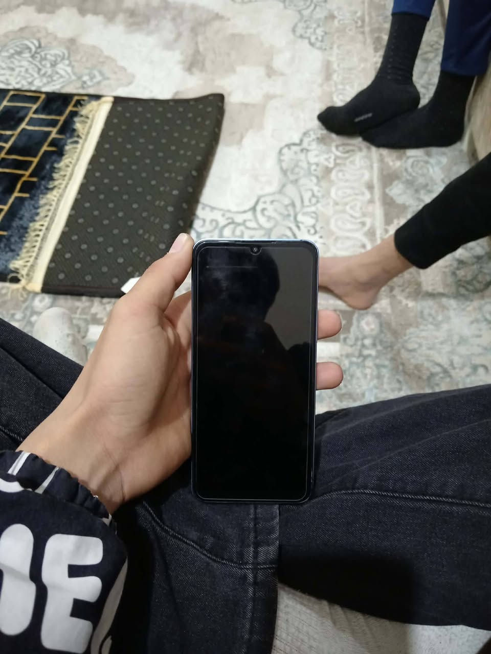 السلام عليكم عندي مبيل للبيع مبدل شاشه اصلي نوعيه انفنكس 60فريم رام 12سعر 125بي مجال  مكاني كركوك طريق بغداد يم بولي ڤارد الرقم ***********
