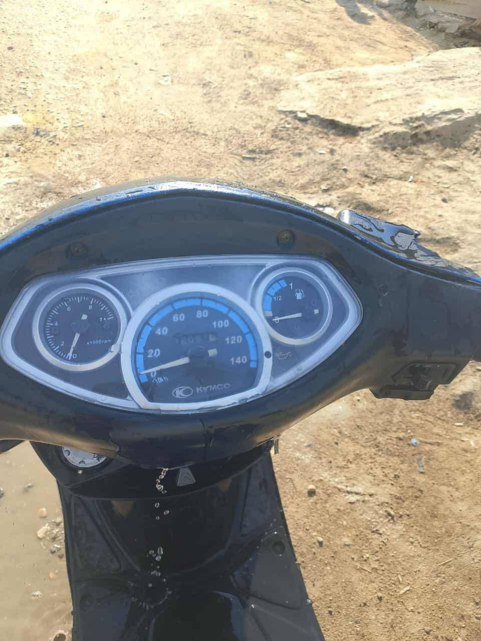 سلام عليكم جي فور للبيع نضيفه كرهبائيات كلها شغاله سلف هندر مكان الدراجه ناصريه الفضليه

سعر 350 وبيها مجال قليل رقم الهاتف ***********
