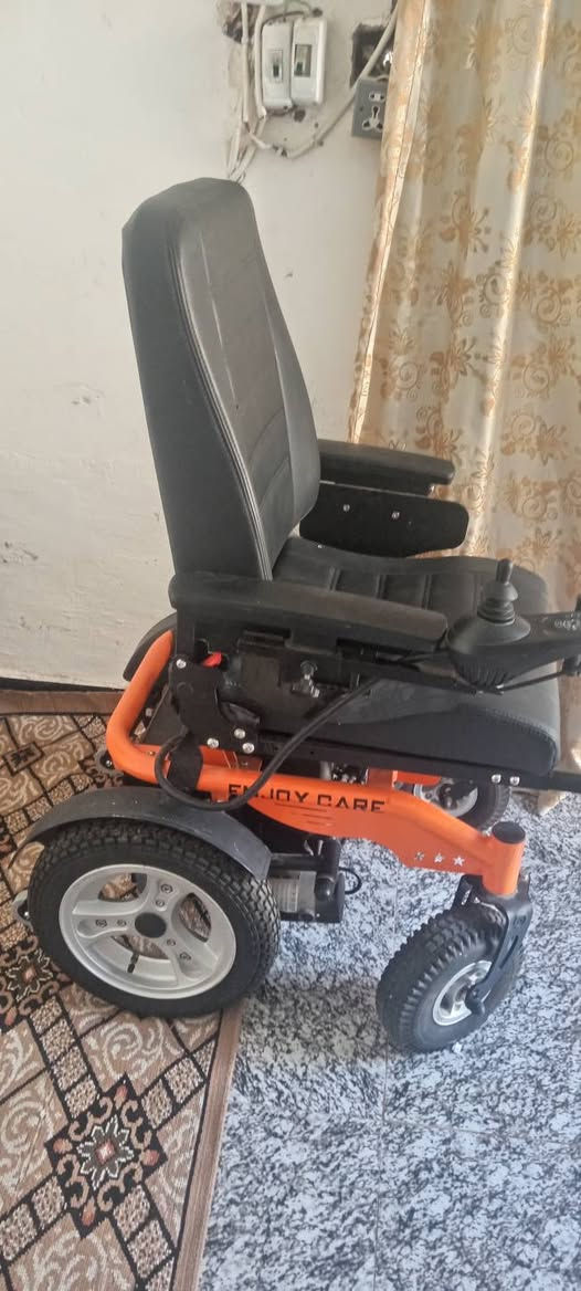 عربانه للبيع مال معوقين جديده كارتون سعرها ٦٠٠ وهذا رقمي ***********
