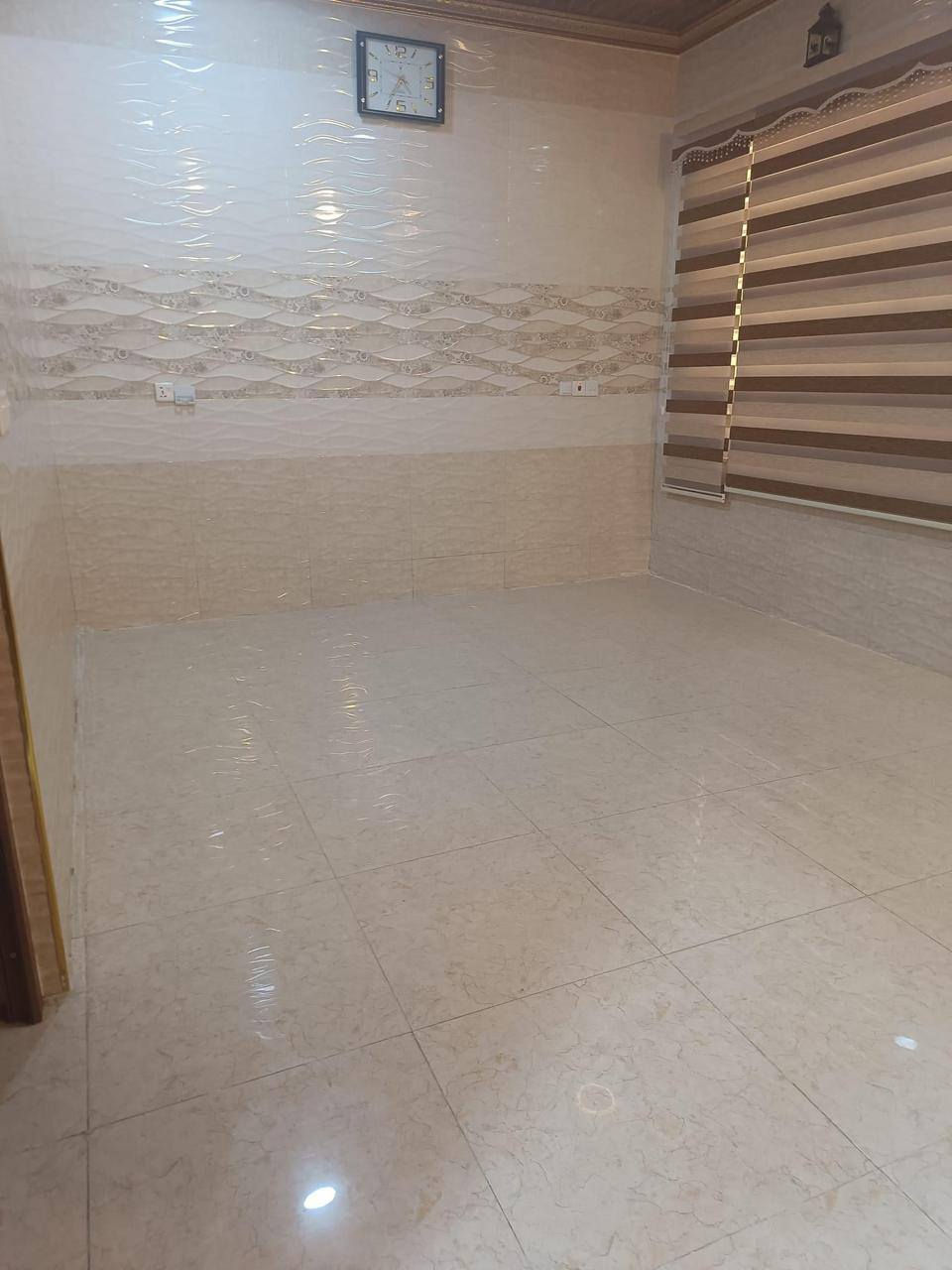 عروض مكتب  الاخؤين للعقار 
حي الملاين الأولى 
بيت مساحه 140 متر طابقين 
قرب جامع الصواف 
تسليم فوري 
عرض الشارع 20متر 
طابق الأرضي عدد غرف نوم ١ +هول+استقبال 
طابق الثاني ٣ غرف نوم وصحيات

جنس الارض زراعي ملك صرف 

الاستفسار 

***********  ابو رعد

***********  ابو عمر

***********  رعد بيغمبرلي
