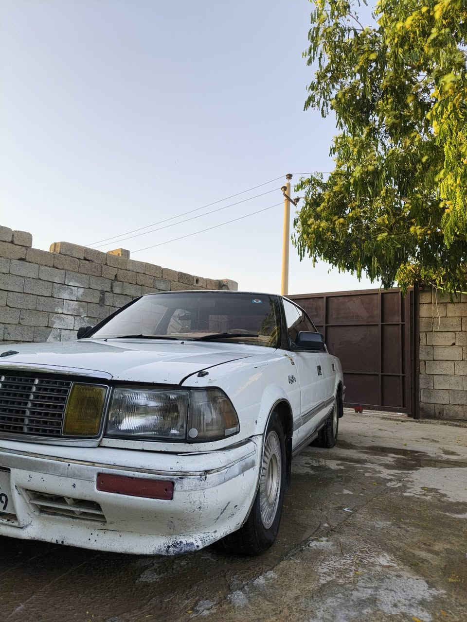 السلام عليكم
هارتوب موديل 1990
 كير محرك كفاله 
صدر امامي خلفي كله جديد 
تخم تاير جديد 
محرك بطه 2500 بلادي 
لا صبغ لا ضربه 
بيه فقط جاملغ خلفي السكن بدون دواخل 
سنويه بعد شهرين تسقط 
السعر 38 وبيه مجال 
***********
