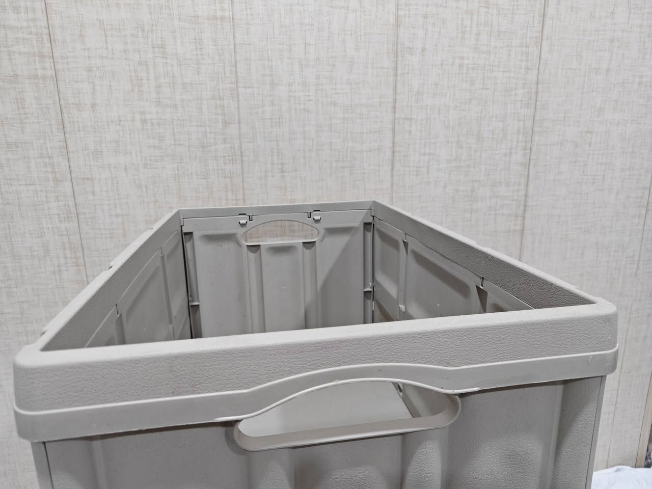 مفيد لأغراض التخييم صندوق ماركة ليڤارنو قابل للطي صناعة أوربية بهذا الشكل جداً قوي يحمل وزن 30 كيلوغرام متوفر لونين القياسات بالصور
متوفر كمية محدودة
السعر ١٠


**إذا كنت صاحب هذا الإعلان وتريد حذفه لأي سبب، رجاءا أرسل رسالة إلى الدعم الفني**