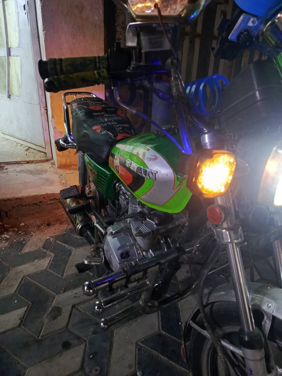دراجه ايراني للبيع شوفت عينك مانقصه شي موديل 21 مكاني شهداء واتساب *********** وماسنجر مفتوح كذالك
