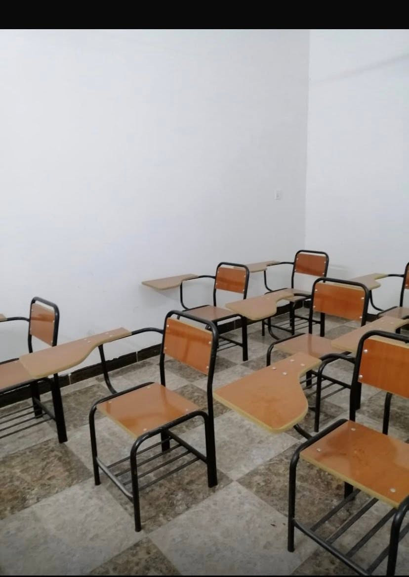 كراسي جامعية للبيع جديدة مستعملة شهر واحد ثقيلة خشب وحديد  سعر الكرسي ١٨ الف


**إذا كنت صاحب هذا الإعلان وتريد حذفه لأي سبب، رجاءا أرسل رسالة إلى الدعم الفني**