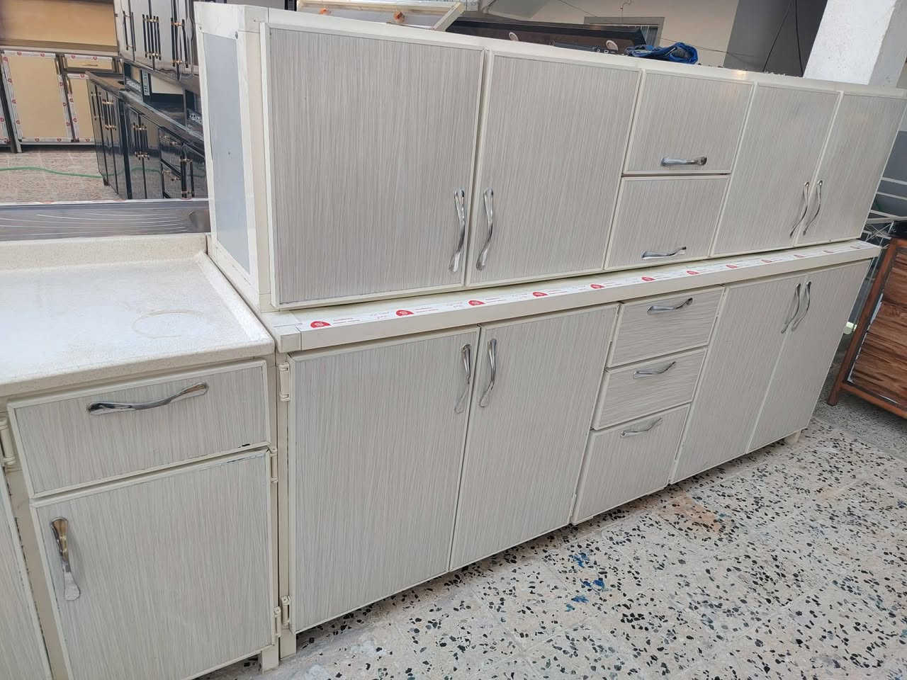 كاونتر مترين وسنكي كرانيت متر و30
السعر 300 ترهم معارضه مع قديم موصل كراج الشمالكاونتر بلوطي حيل نضيفه وسنكي كرانين السعر 325 ترهم معارضه مع كاونترات قديمكاونتر مترين ونص والسنكي متر و٣٠ كرانيت السعر 260 ترهم معارضه مع قديم مالكمكاونتر ثلاث قطع نظيفه حيل حيل مترين وسنك متر و٣٠ ولا خلطه بيها 
السعر375 ترهم معارضه مع قديم


**إذا كنت صاحب هذا الإعلان وتريد حذفه لأي سبب، رجاءا أرسل رسالة إلى الدعم الفني**
