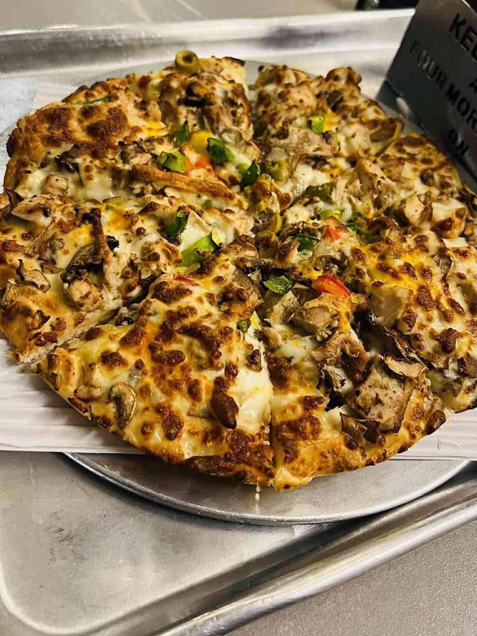 رمضان كريم   🌙 
وكلّ عام وانتم بألف خير .
اهلا وسهلا بكم نستقبلكم في شهر رمضان المبارك
الفطورالرمضاني يوميا 
للحجز والاستفسار الاتصال :***********  .
***********
