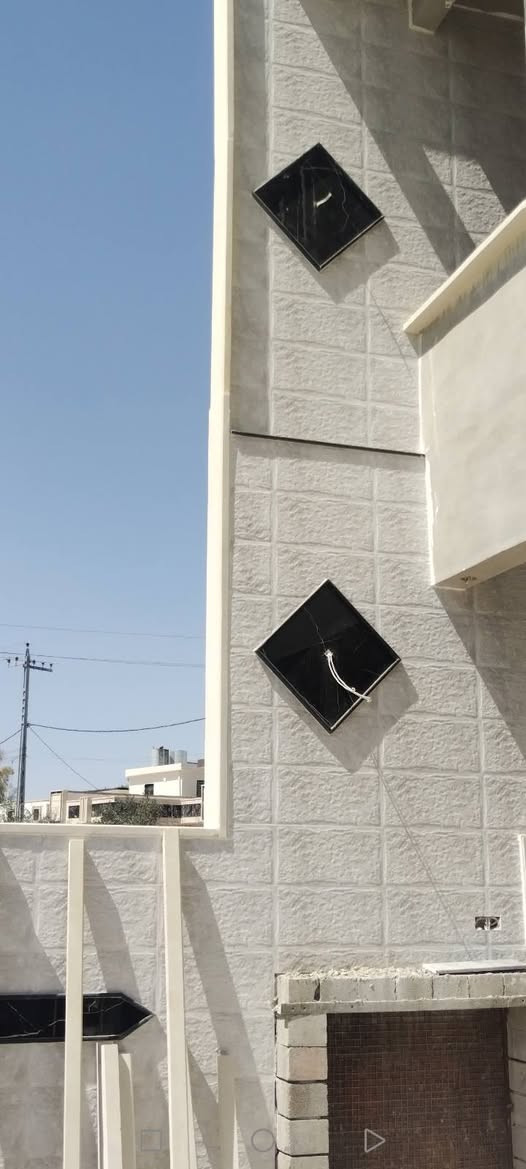 السلام عليكم متوفر كادر سيراميك ارضي وجدار وعمل وكوبنات مرمر وحلان وهاذا رقمي ***********
