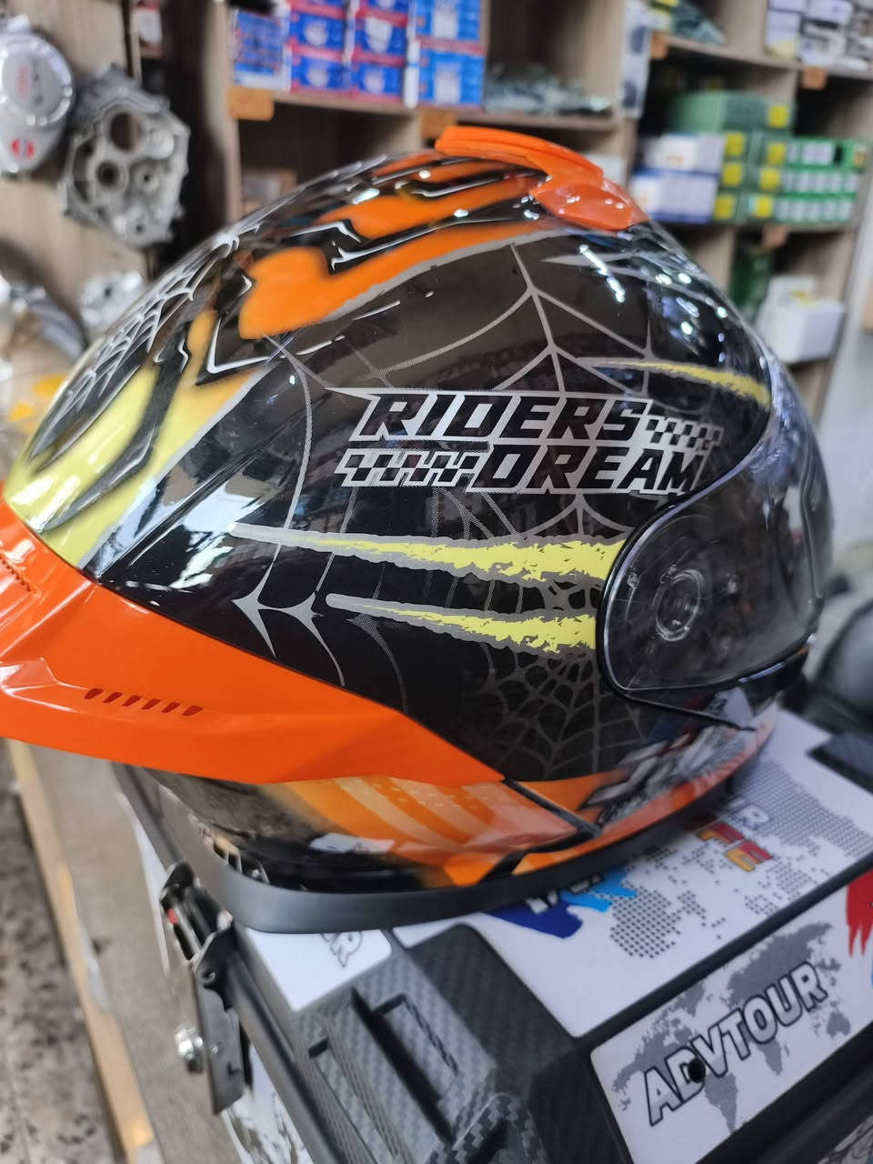 خوذه للبيع السعر 65 ألف
***********
