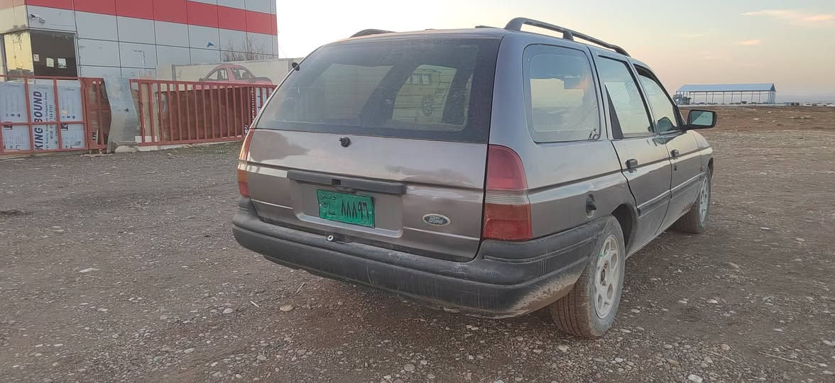 فۆرت مۆدیل 91
سەنەویو وەکالەی لەگەلە 
بەشەرتی ئەوەلیات 
سەیارەکە دعمولێ داوی نیە 
تەقەورەقەی نیە 
مالێ دۆستە
9گەلاو مەعامەلەیەکی کەم 
ژم *********** السليمانية, العراق
