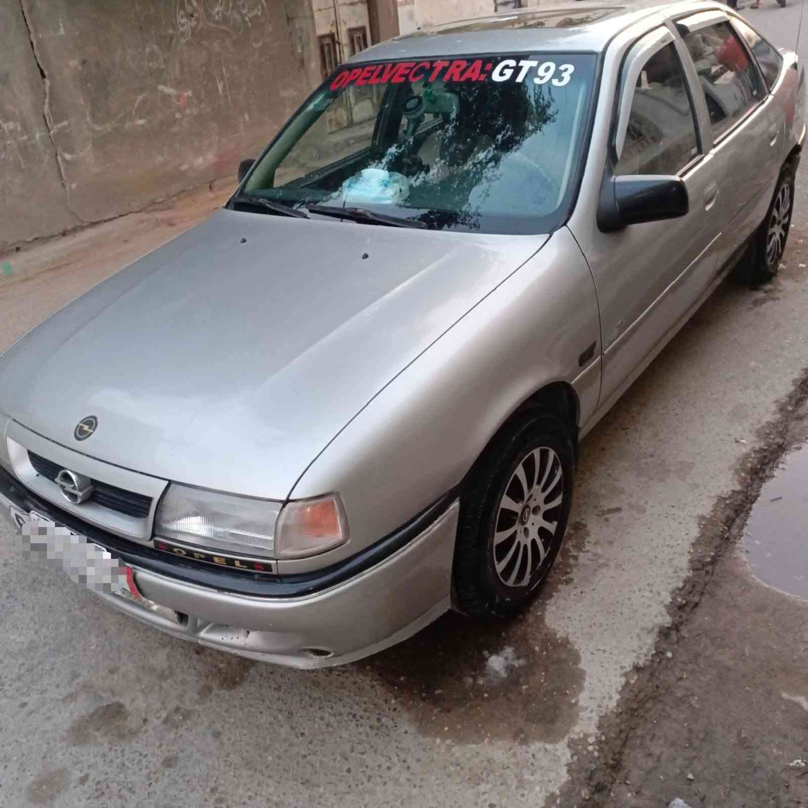 اوبل فگترا موديل 93 سياره مصبوغه فرن تبريد وي السويچ بأسمي رقم قادسيه السياره بالبصره جاهزه محرك گير تخم تاير دواخل كله جديده سعرها 40 الي يحب يتصل على الرقم ***********
