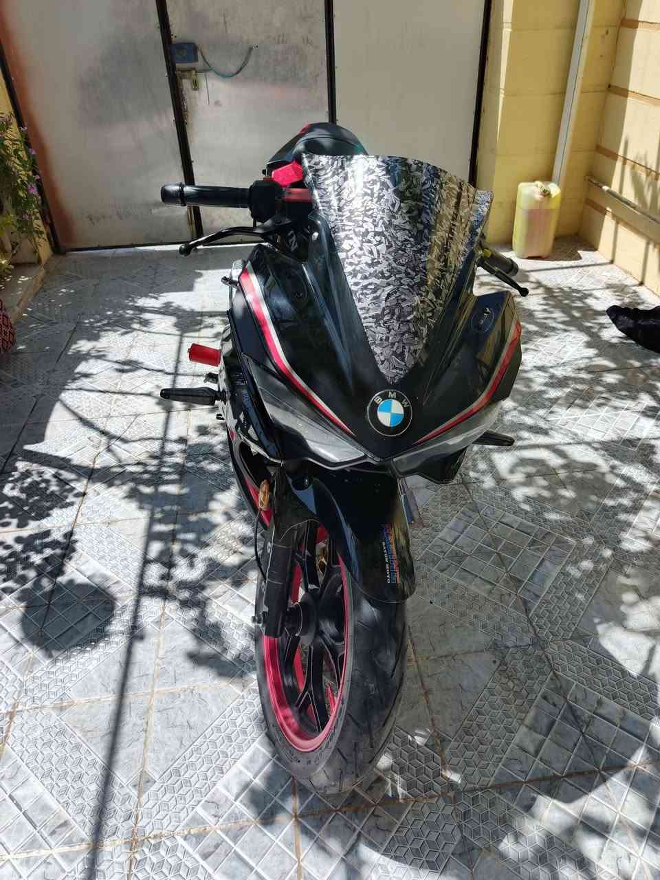السلام عليكم دراجه R200
موديل 24 مكينه 200
لدراجه نضيفه احلا من لصور اوراق سحب 
لستفسار ***********
السعر خاص
