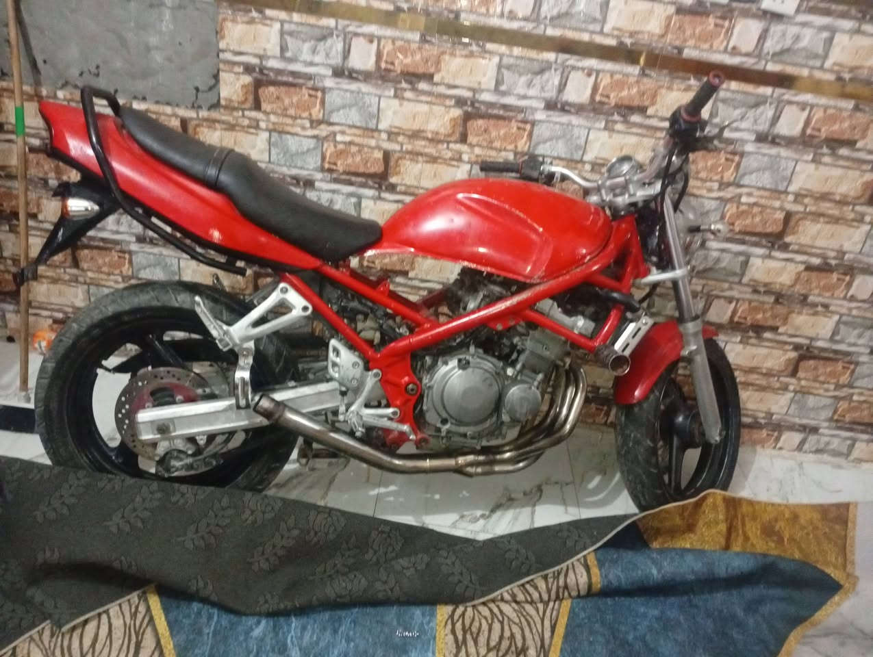 بنده لبيع السعر 650 عوزها كبريترات وباتري ابيع على وظعها أوراقها عكمله الشراي يخابر ***********
