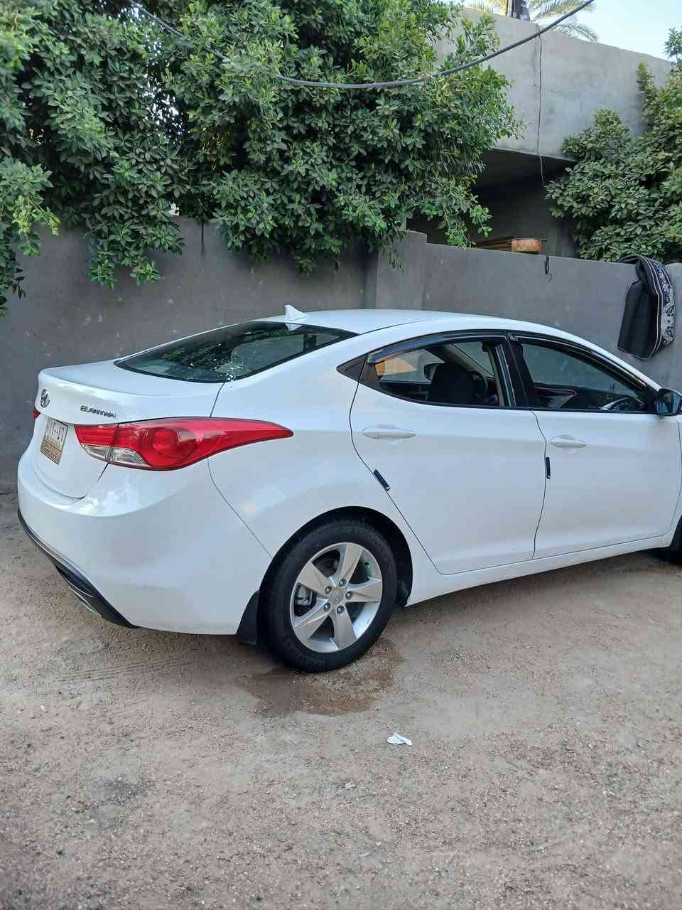 النترا خليجي 2014 كفاله عامه  فول مواصفات ماشيه 87الف مكينه 1800دوش رقم كربلاء  السعر.  118 مكان السياره كربلاء للاتصال.  ***********
